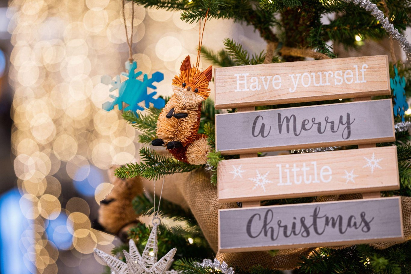 The Perfect Artificial Christmas Trees with Lights